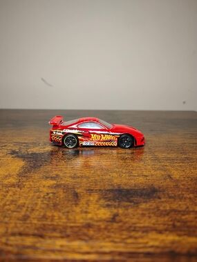 Hot Wheels 2012 Toyota Supra